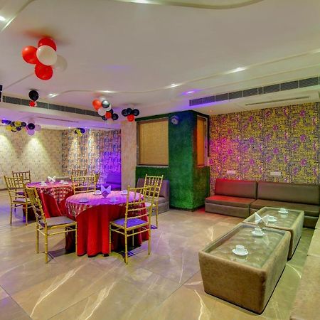 Townhouse Oak Hotel Dev Palace 델리 외부 사진